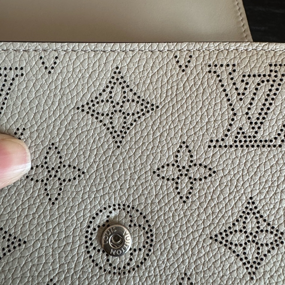Louis Vuitton Iris Compact Wallet - Picture 9 of 10